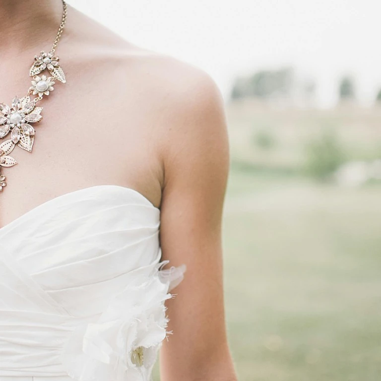 Choisir la parfaite robe pour un cocktail de mariage